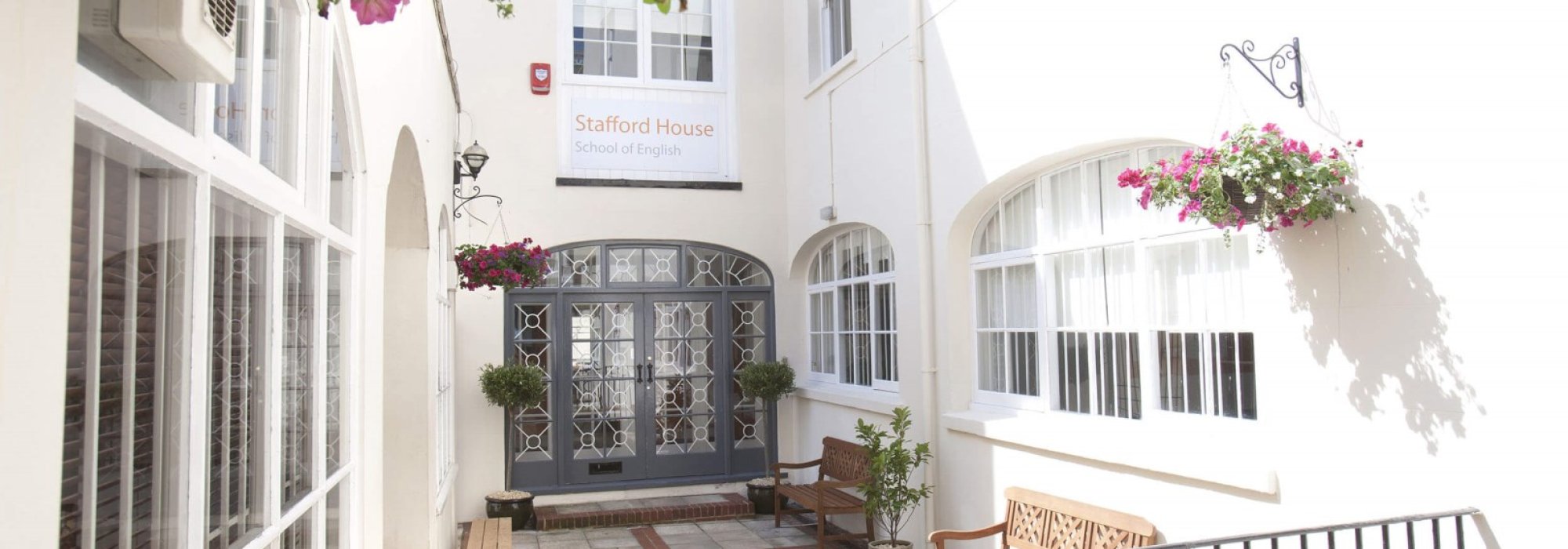 Stafford House Brighton Dil Okulu